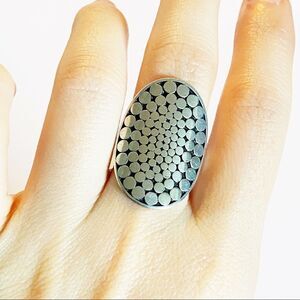 Sterling silver graduated dot medallion ring 7.5